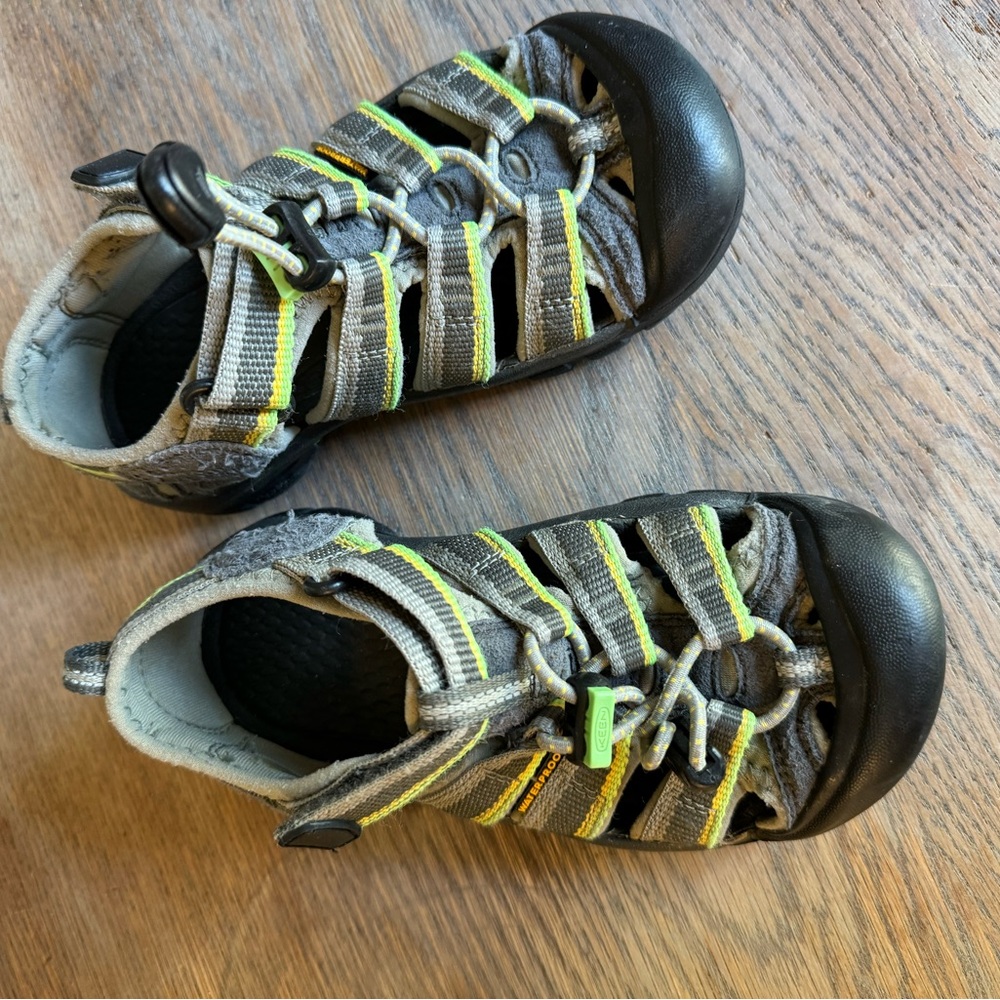 Toddler Keens Sandal Size 12